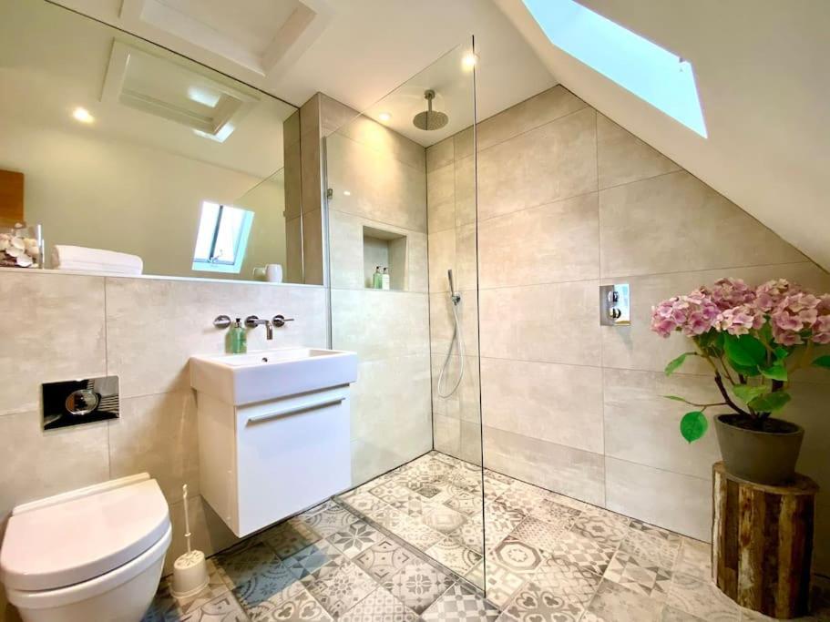 Stunning Little House On Poole Quay - Free Secure Parking & Wifi - In The Heart Of The Old Town - Great Location - Free Parking - Fast Wifi - Smart Tv - Newly Decorated - Sleeps 2! Close To Poole & Bournemouth & Sandbanks Exterior foto